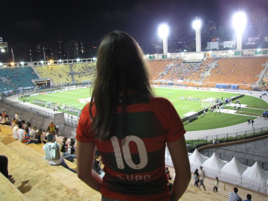 Julia já viajou o brasil inteiro acompanhado as partidas da Portuguesa (Foto: Gustavo Tomazeli)